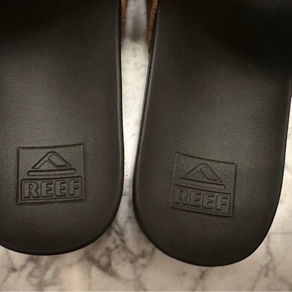 REEF Cushion Vista Sandal, Cognac Black, Sz 8 (worn once in October)! - Picture 6 of 7